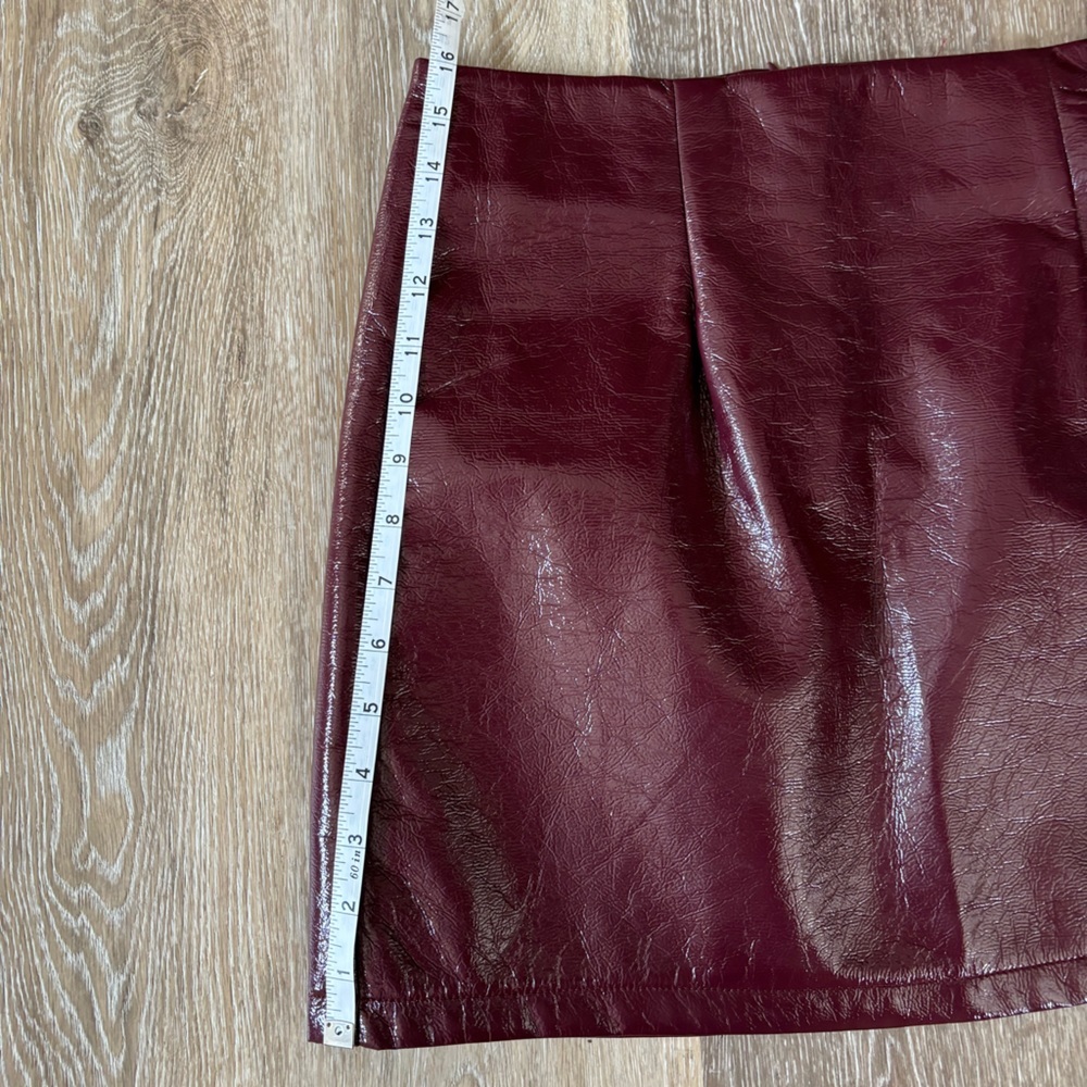 Lulu’s Pleather skirt - Picture 5 of 5